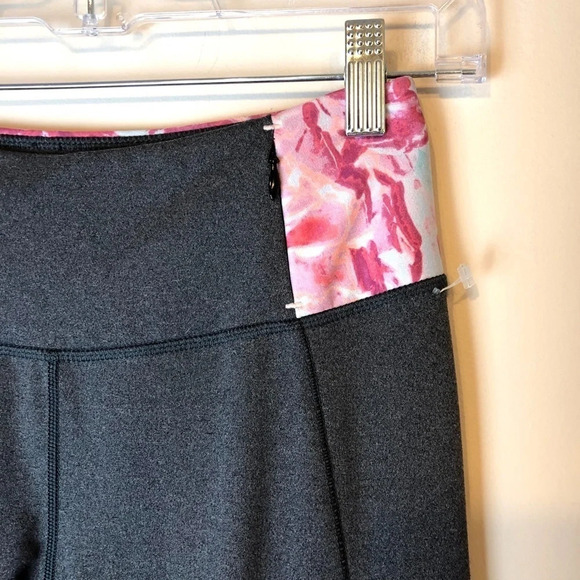 Calia | Watercolor Cinched Capri Leggings Gray - Picture 2 of 6